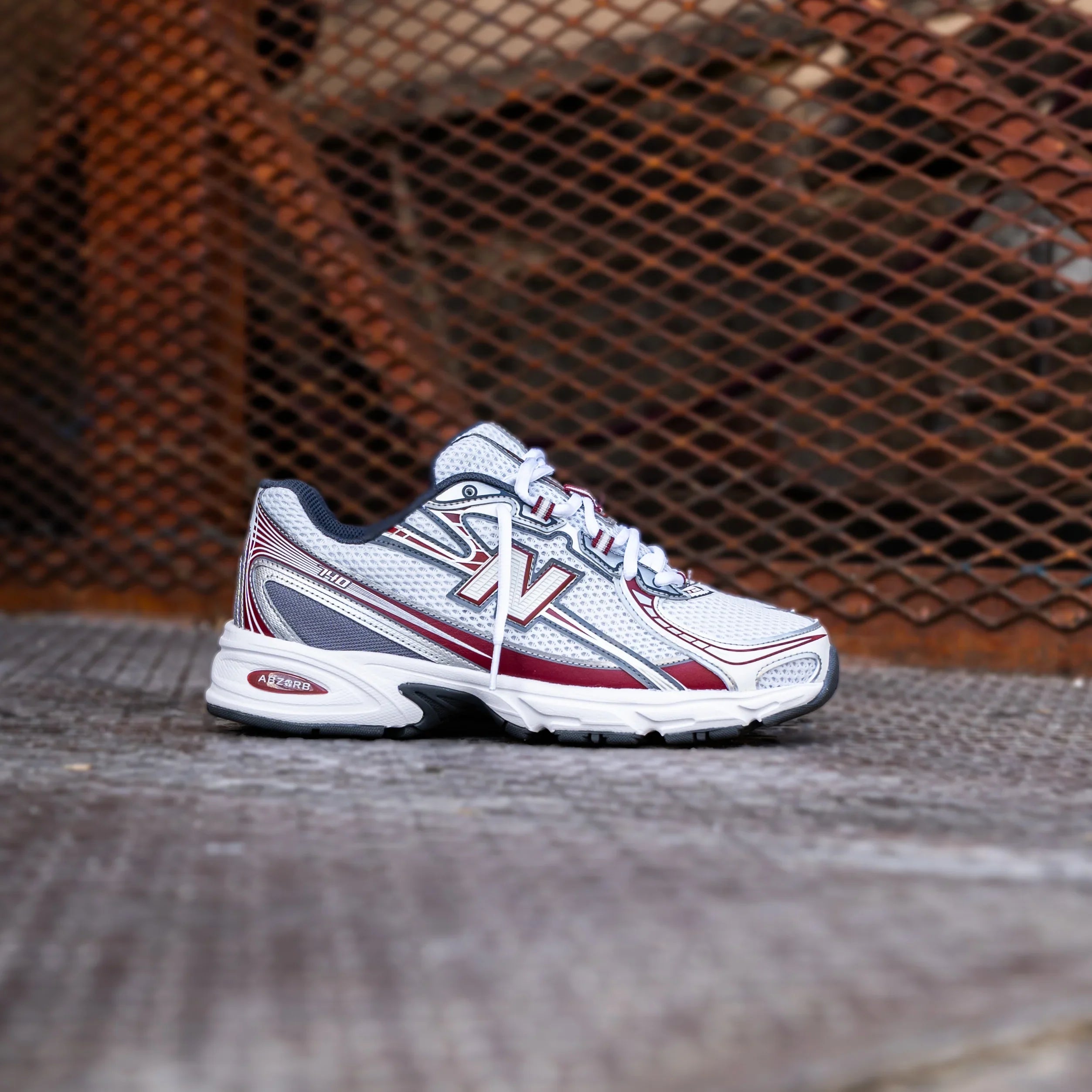 New Balance 740 red